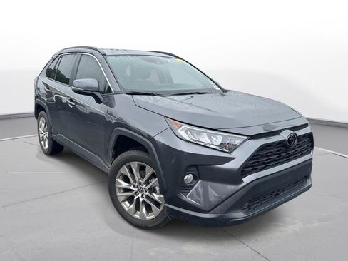 Certified 2021 Toyota RAV4 XLE Premium FWD image 4