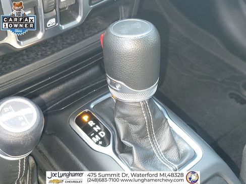 Used 2022 Jeep Wrangler Unlimited Sahara w/ Cold Weather Group AWD/4WD image 18