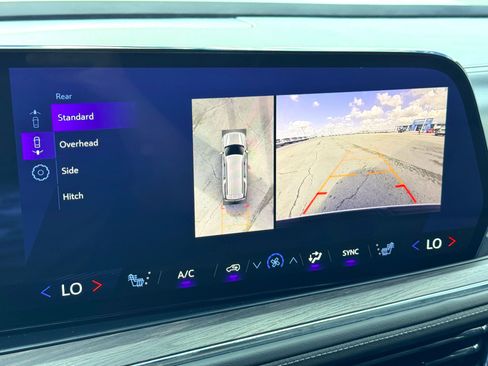 Used 2025 Chevrolet Suburban Z71 image 29