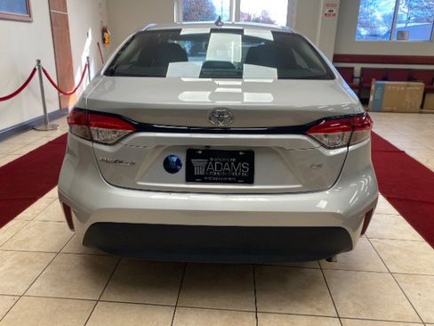 Used 2024 Toyota Corolla LE image 2