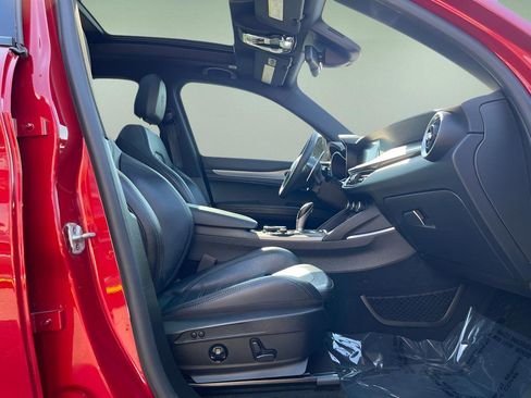 Used 2018 Alfa Romeo Stelvio Ti Sport image 22