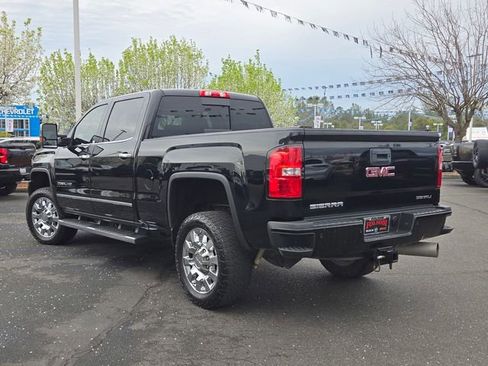 Used 2018 GMC Sierra 2500 Denali w/ Duramax Plus Package image 6