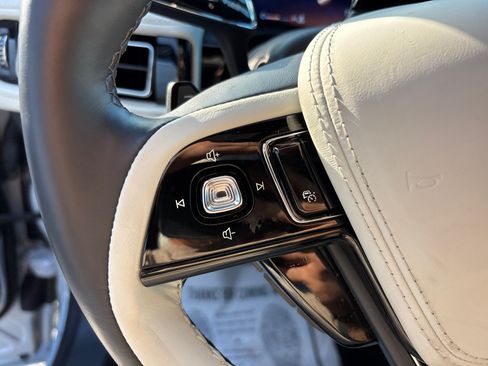 Certified 2025 Lincoln Aviator Black Label AWD/4WD image 17