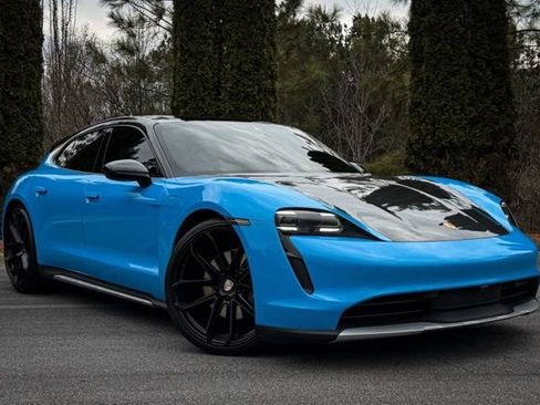 Used 2022 Porsche Taycan 4 Cross Turismo image 4