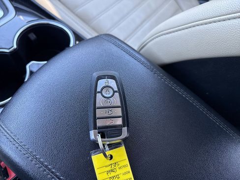 Used 2018 Ford Edge SEL w/ Equipment Group 201A image 27