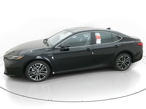 New 2026 Toyota Camry XLE AWD/4WD image 2