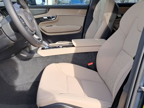 New 2026 Volvo XC90 B6 Plus image 6