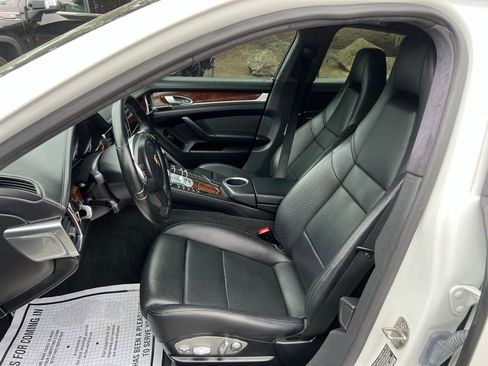 Used 2014 Porsche Panamera AWD/4WD image 18