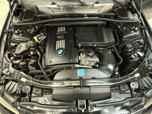 Used 2010 BMW 335i Convertible image 36