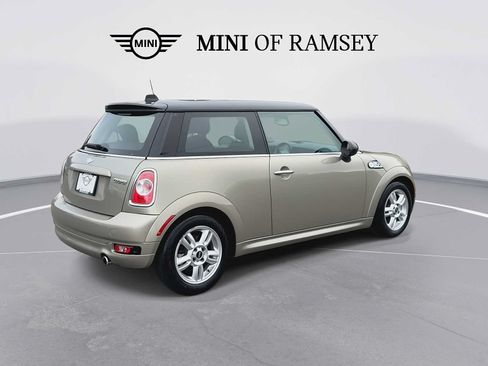 Used 2011 MINI Cooper Hardtop FWD image 8