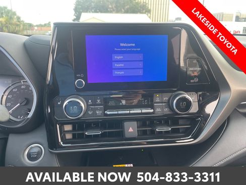 Certified 2024 Toyota Highlander XLE FWD image 35