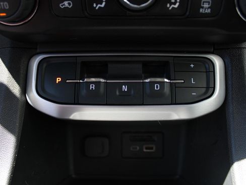 Used 2023 GMC Acadia SLT FWD image 22