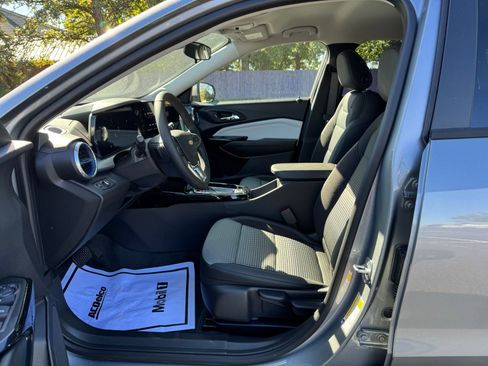 New 2025 Chevrolet Trax LT w/ LT Convenience Package image 22