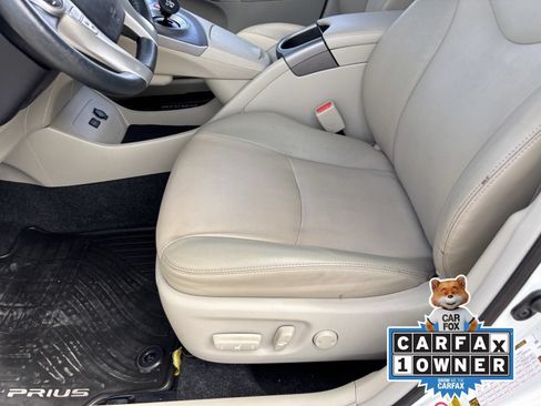 Used 2015 Toyota Prius Four w/ Deluxe Solar Roof Package FWD image 21