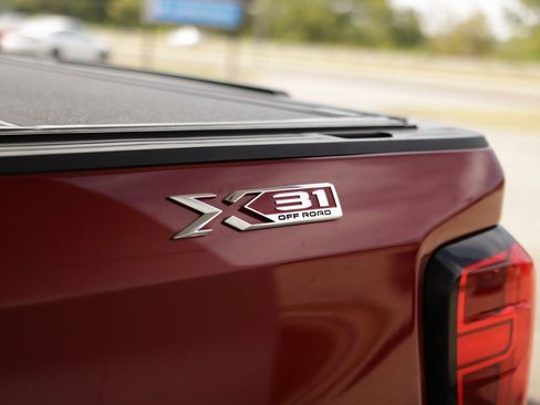 Used 2019 GMC Sierra 1500 SLT w/ SLT Premium Package image 39