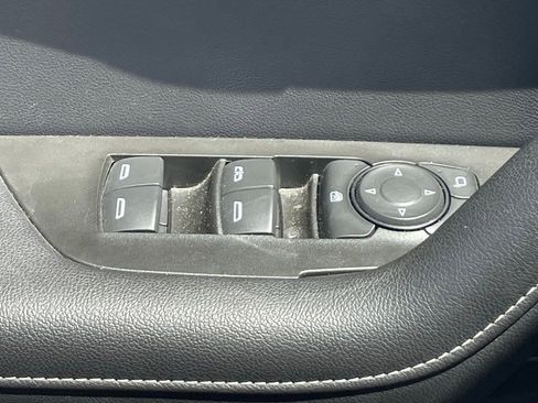 Used 2025 Chevrolet Blazer LT image 7