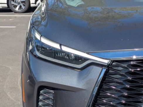 Used 2023 INFINITI QX60 Sensory w/ Vision Package image 10