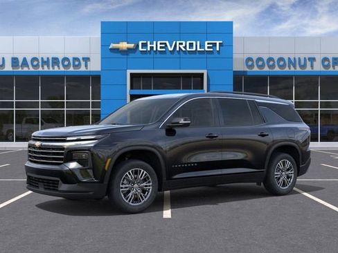 New 2026 Chevrolet Traverse LT image 2