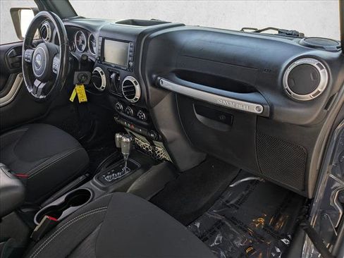 Used 2017 Jeep Wrangler Sahara w/ Connectivity Group image 17