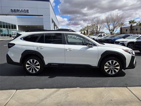 Used 2023 Subaru Outback Limited image 3