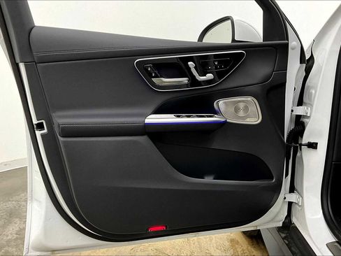 New 2025 Mercedes-Benz GLC 350e 4MATIC image 10