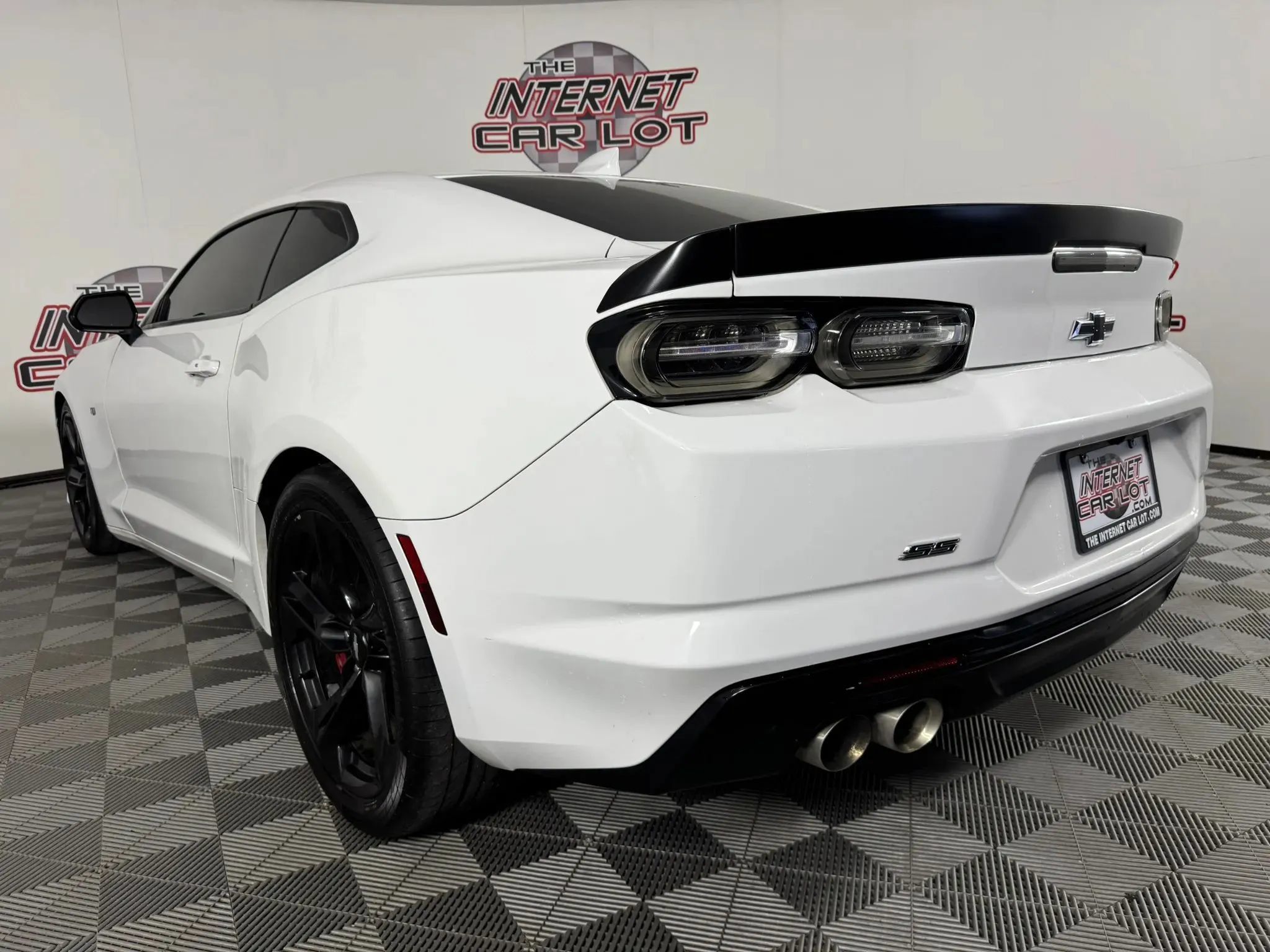 Used 2022 Chevrolet Camaro SS RWD image 24