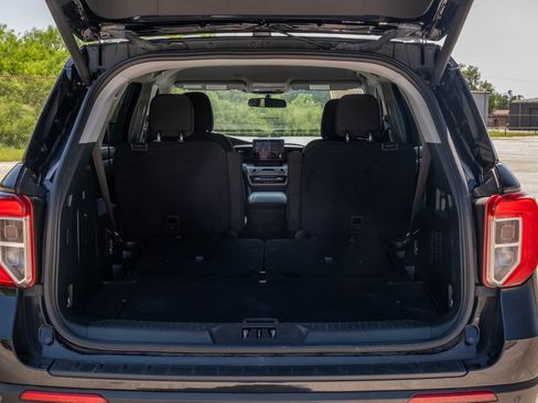 Certified 2024 Ford Explorer XLT RWD image 25