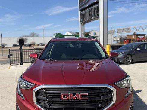 Used 2018 GMC Terrain SLE w/ Driver Convenience Package AWD/4WD image 2