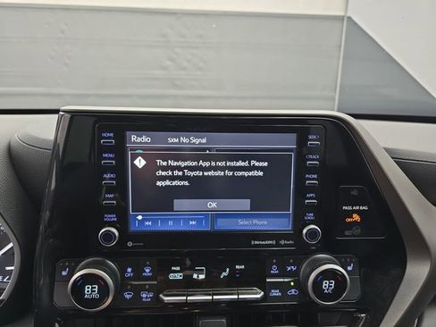 Used 2021 Toyota Highlander XLE image 29