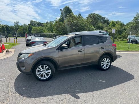 Used 2014 Toyota RAV4 Limited AWD/4WD image 10