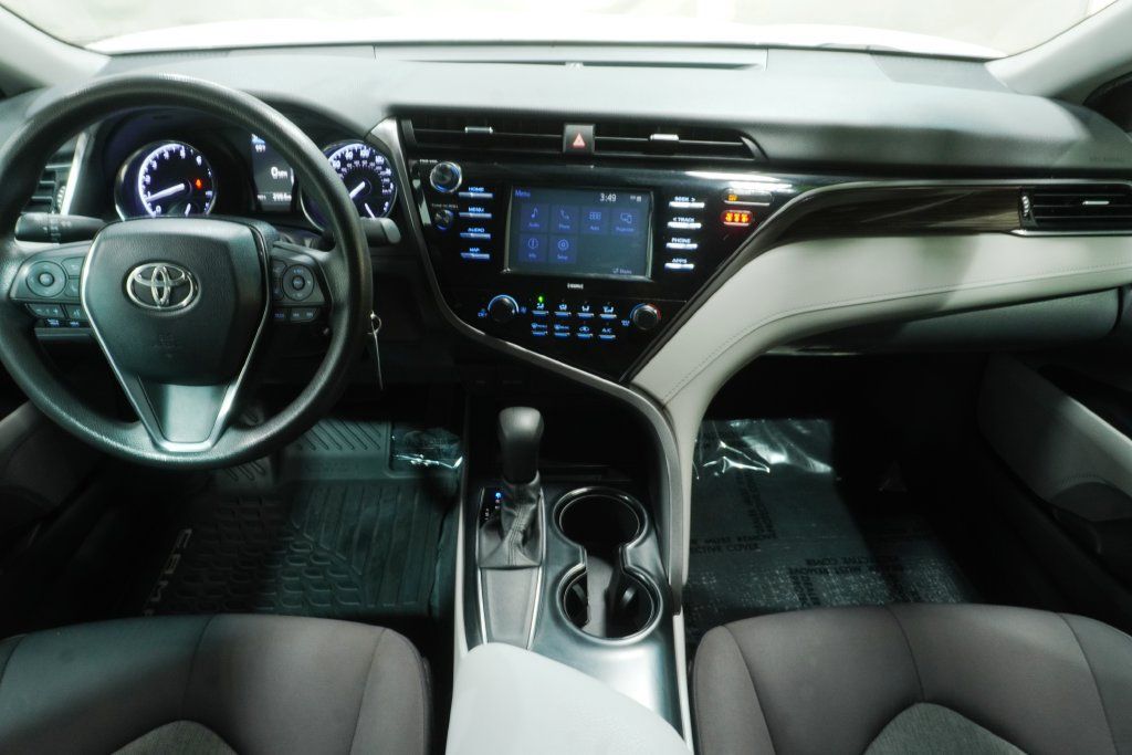 Used 2020 Toyota Camry LE FWD image 14