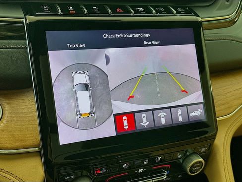 Used 2024 Jeep Grand Cherokee L Summit AWD/4WD image 20