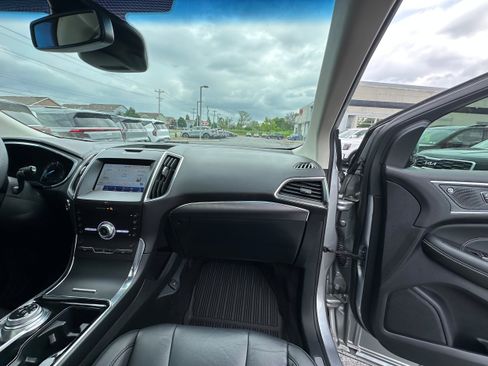 Used 2020 Ford Edge Titanium AWD/4WD image 21
