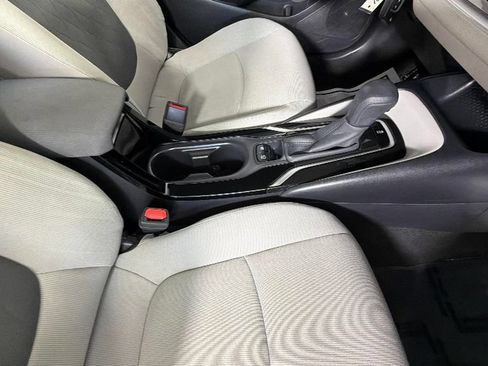 Used 2020 Toyota Corolla LE FWD image 33