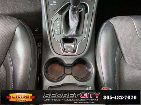 Used 2023 Jeep Cherokee Altitude Lux image 24