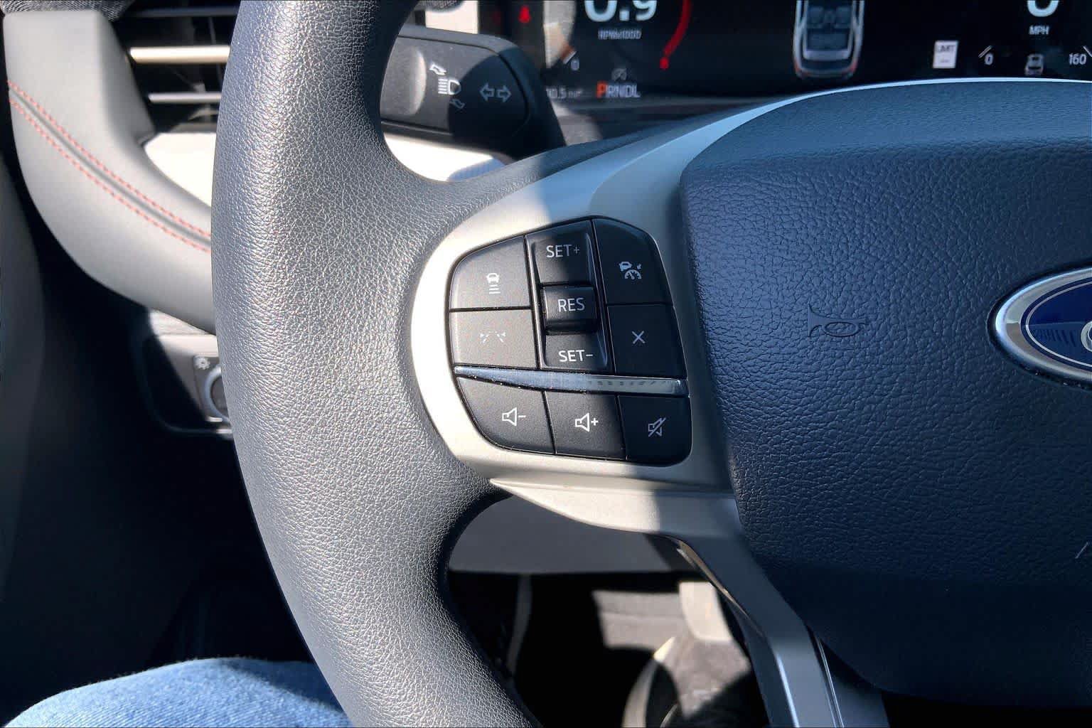 Used 2026 Ford Explorer Active RWD image 23