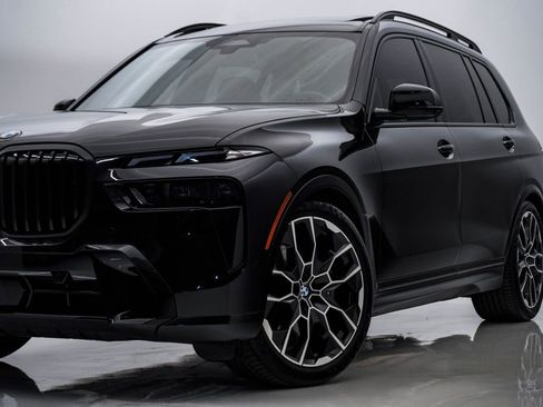 Used 2026 BMW X7 xDrive40i w/ M Sport Package AWD/4WD image 2