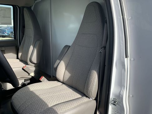 New 2025 GMC Savana 3500 Extended w/ Power Convenience Package RWD image 28