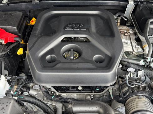 Used 2023 Jeep Wrangler Unlimited Sahara w/ Cold Weather Group AWD/4WD image 7