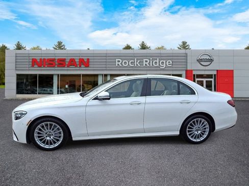 Used 2023 Mercedes-Benz E 350 4MATIC Sedan image 5