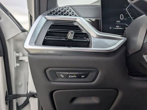 Used 2025 BMW X5 xDrive40i image 11