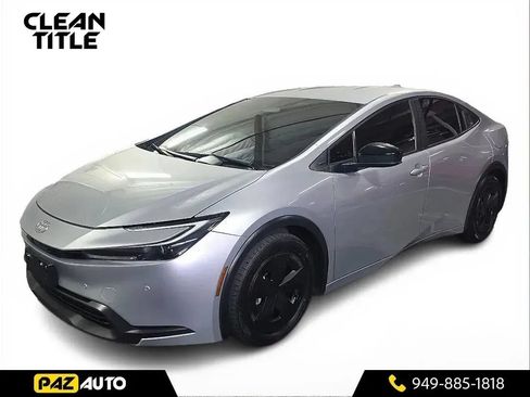 Used 2024 Toyota Prius LE FWD image 1