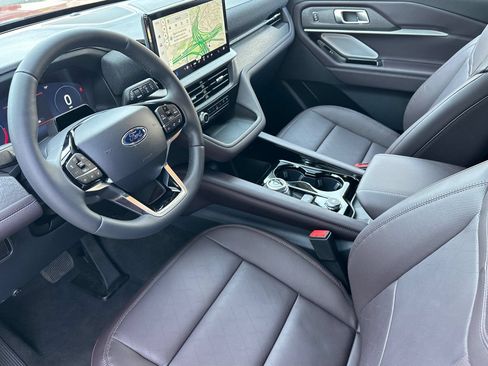 New 2026 Ford Explorer Platinum RWD image 9