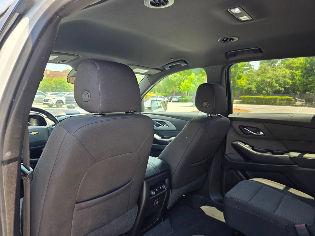 Certified 2023 Chevrolet Traverse LT FWD image 30