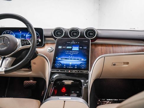 Used 2025 Mercedes-Benz C 300 4MATIC Sedan image 13