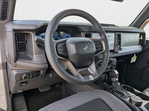 New 2025 Ford Bronco 4-Door image 3