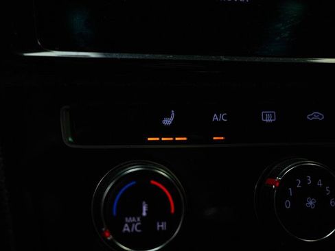 Used 2018 Volkswagen Golf Alltrack SE image 21