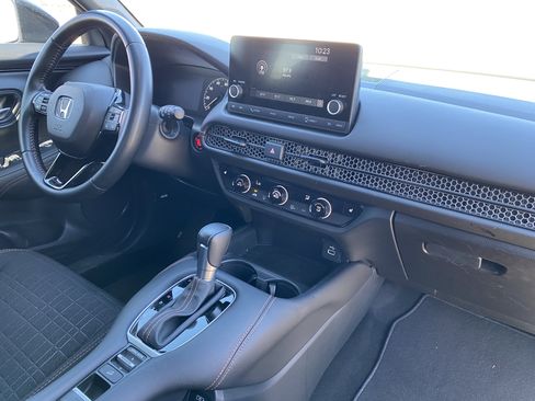 Used 2025 Honda HR-V Sport image 12