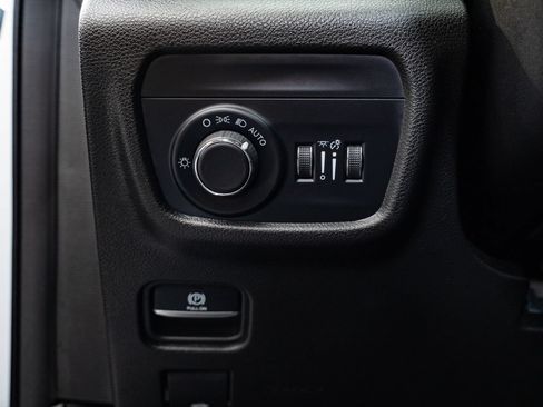 Used 2023 Jeep Grand Cherokee L Laredo AWD/4WD image 42