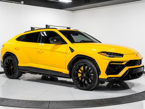 Used 2022 Lamborghini Urus AWD/4WD image 46
